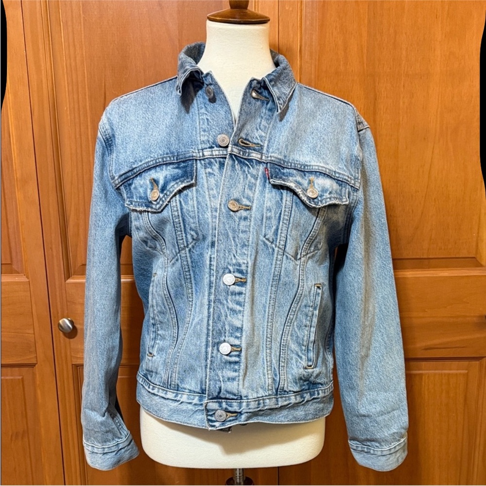 Levi’s Denim Jacket - image 7